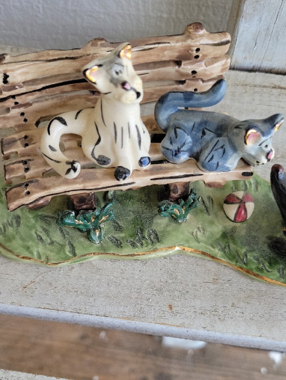 Blue Sky Cats And Dog Ceramic On Bench With Ball Vintage - Picture 3 of 10